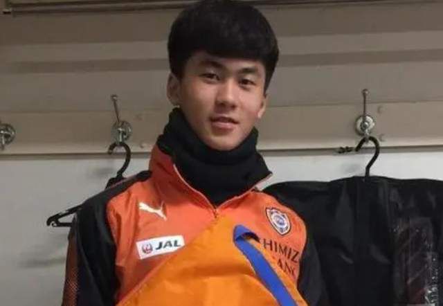 三上由佳