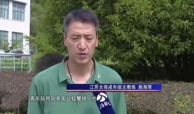 娇妻雪白双腿高高举起
