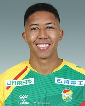西野翔夫の目の前侵犯